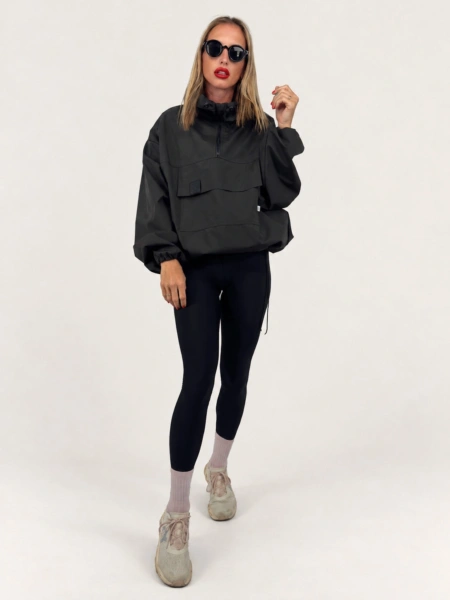 Dámská bunda "SKIPPY LIGHT" černá na modelce, hlavní fotografie.